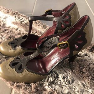 Marc by Marc Jacobs T-Strap Round Toe Pump